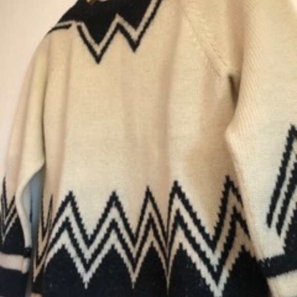 100% Wool Sweater - Picture 3 of 4